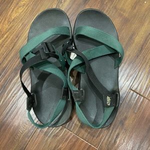 Men’s chacos